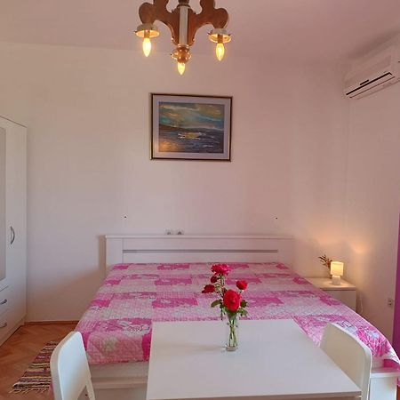 Apartments Nela Jelsa  Pokój zdjęcie